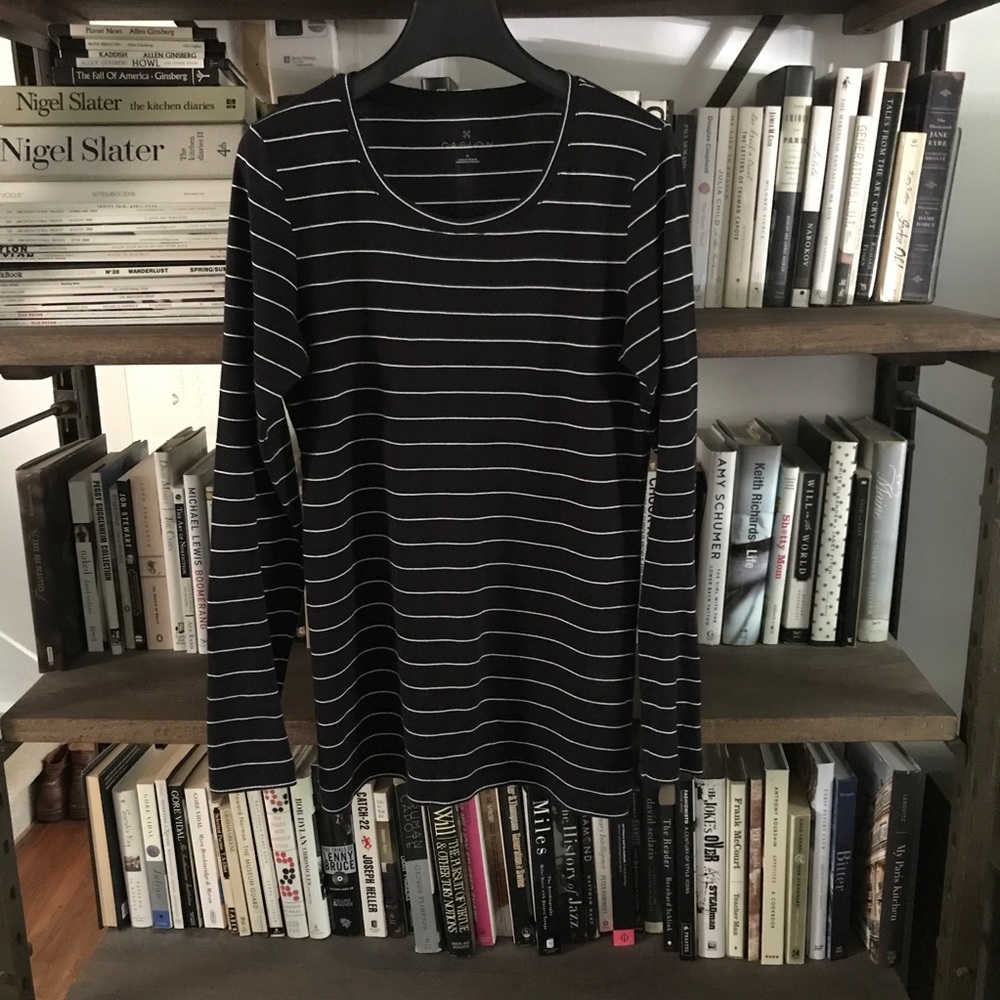 NWOT Nordstrom Black and White Pinstriped Scoop Neck Long Sleeve Tee M